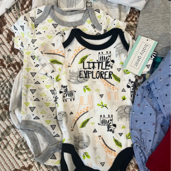 Baby boy clothes bundle 3-9 months - Picture 7 of 8